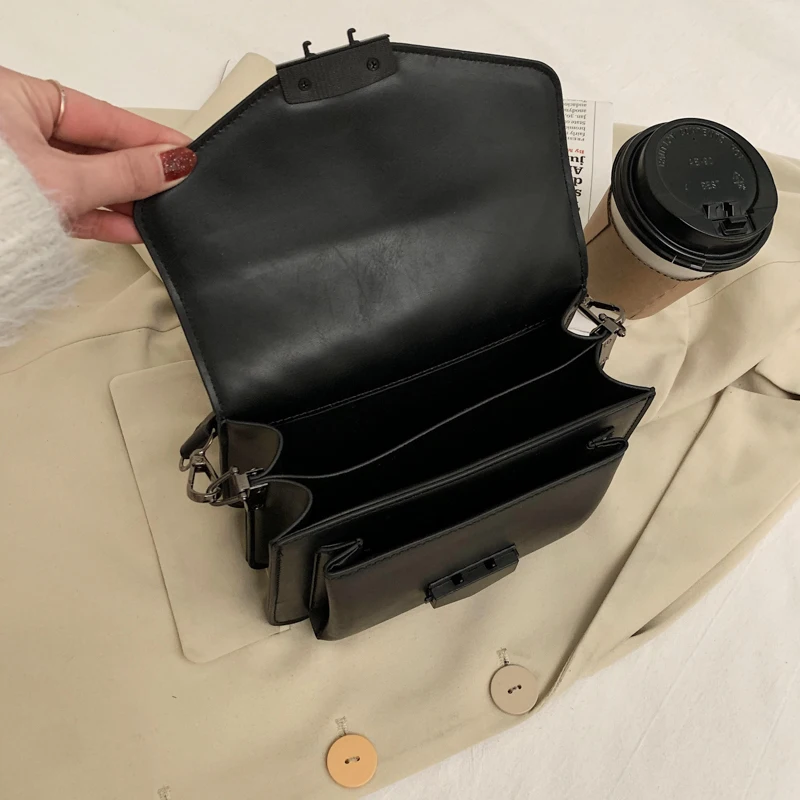 

Fashion Wide Strap Women's Shoulder Bag Designer Small Solid Color Messenger Crossbody Bags for Women 2021 Pu Leather Flap Purse