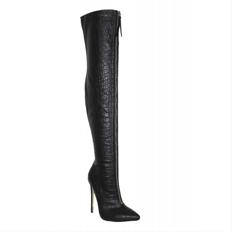 Модные женские зимние сапоги до бедра с крокодиловым узором на высоком каблуке