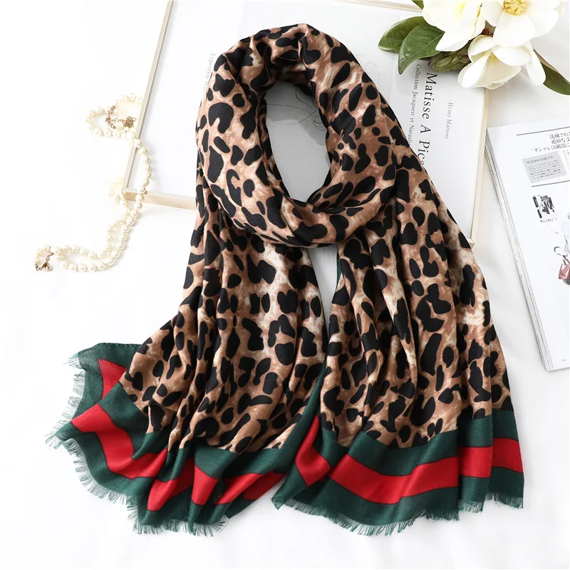

New Women's Cotton Hemp Hand Leopard Print Color Matching Scarf. Autumn and Winter Warm Fashion Stars with The Same Shawl.