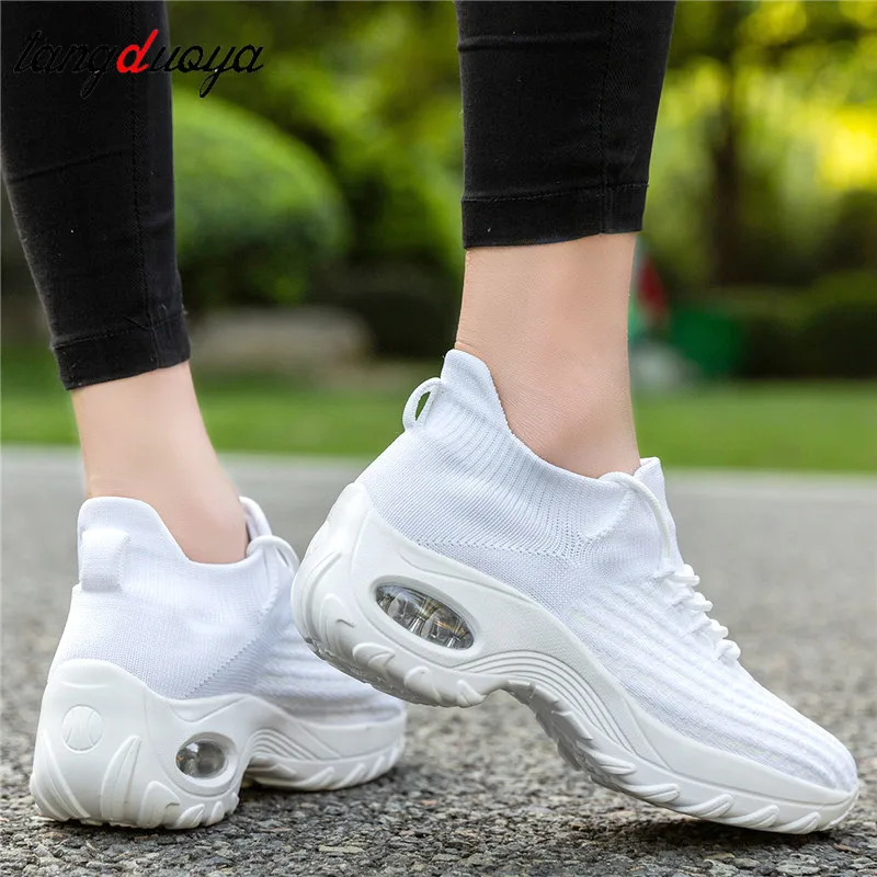 Женская обувь на танкетке Женские розовые белые кроссовки Удобная женская для