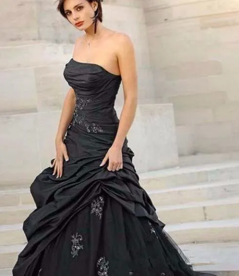 Черные Готические свадебные платья на заказ с коротким шлейфом трапециевидной