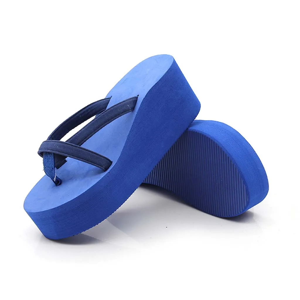 Женские шлепанцы однотонные пляжные вьетнамки на высокой танкетке с толстыми