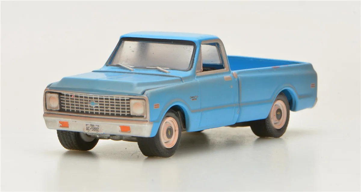 Зеленый свет 1: 64 1971 Chevrolet C-10 модель автомобиля из сплава