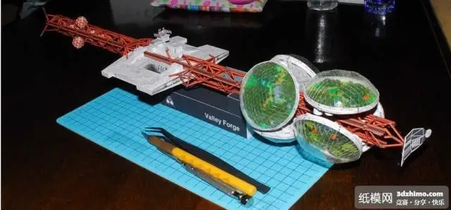 Сделано в долине большой иммигранный космический корабль с пленкой 3D бумажная