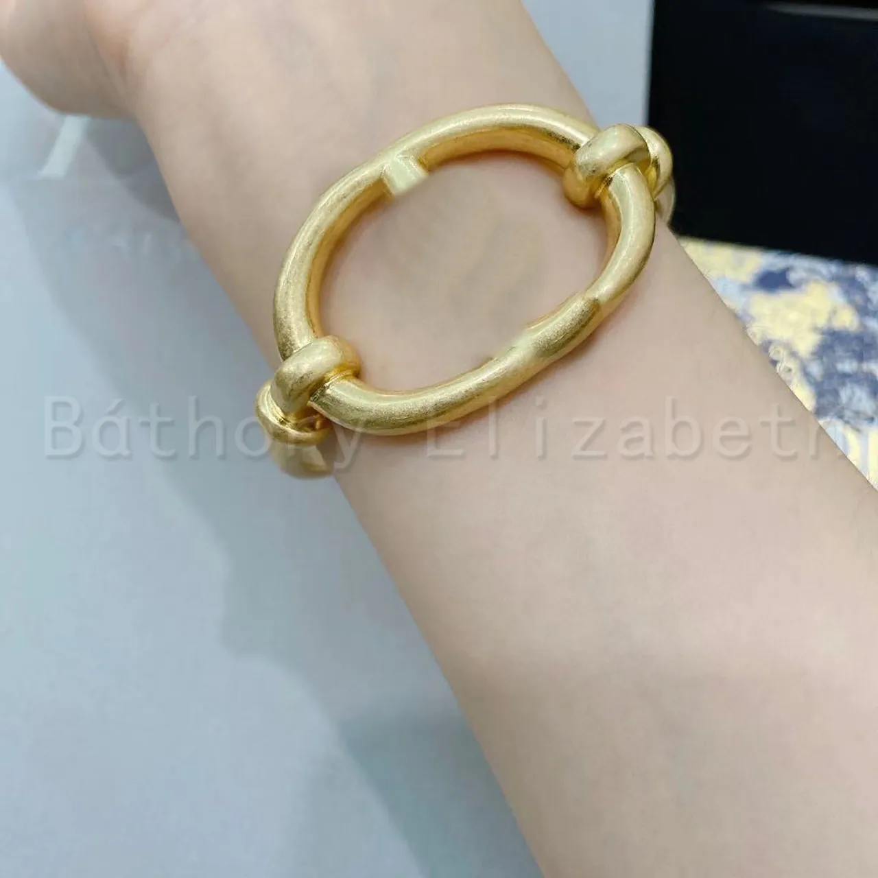 

Bthory Elizabeth Hot Brand Vintage Fashion Jewelry For Women Europe Copper Simple Bracelet Gifts For Girls