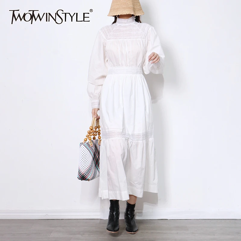 

Женское кружевное платье TWOTWINSTYLE, белое длинное платье со стоячим воротником и высокой талией на осень 2021