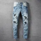 Байкерские джинсы с вышивкой и надписью, уличная одежда, облегающие Стрейчевые джинсовые мотоциклетные брюки с 2021 отверстиями, кожаные лоскутные брюки на молнии