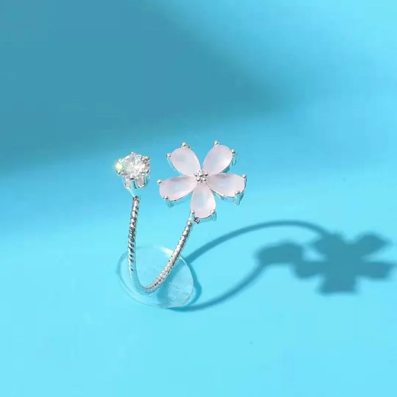 

New Style Simple Six Claw Crystal Flower Ring Fashion Elegant Women Inlay Zircon Adjustable Ring Charm Women Cocktail Jewelry
