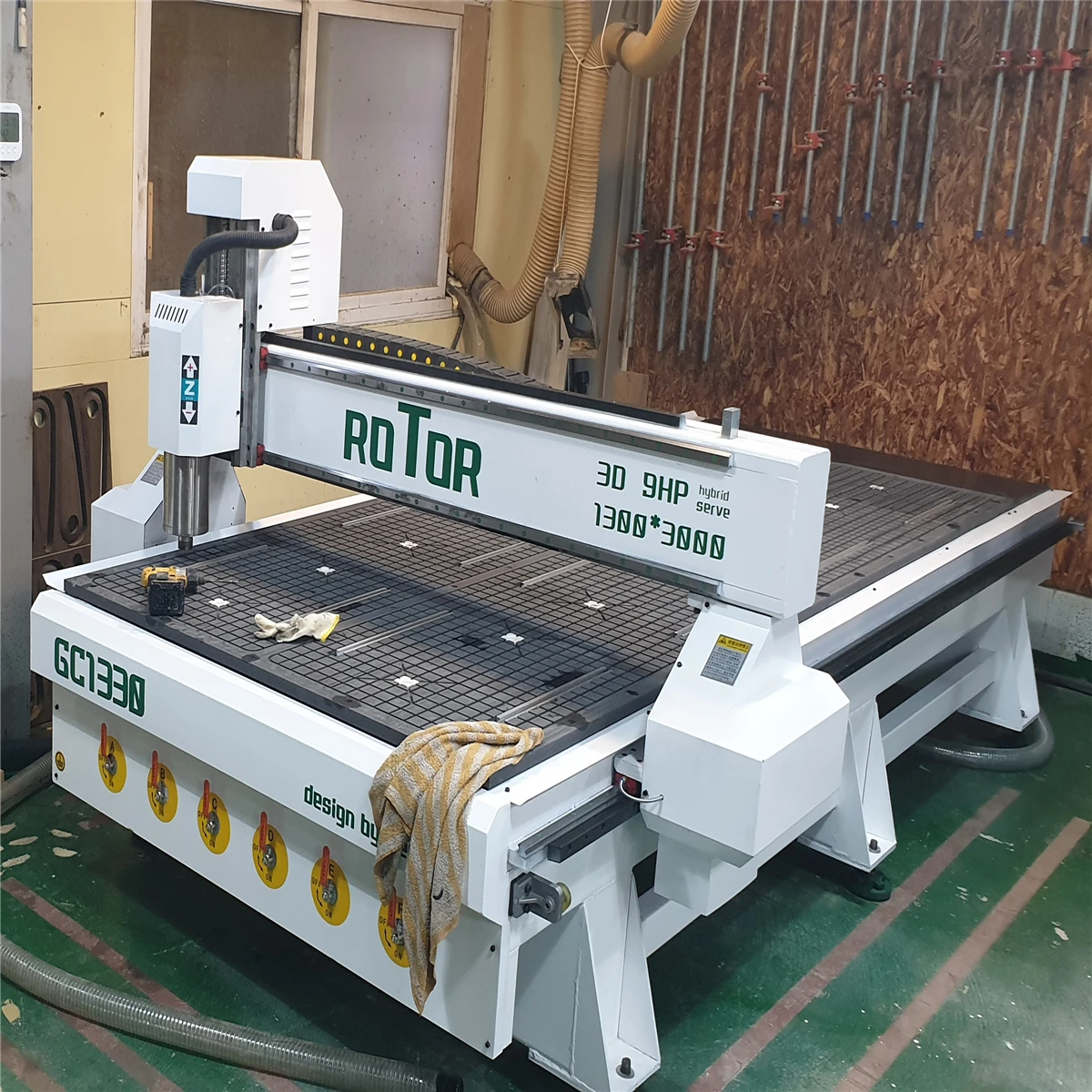 

ROBOTEC CNC Wood Milling Machine 1325 Bedroom Doors Making Machinery Equipment for Small Business/Wood CNC Router with CE