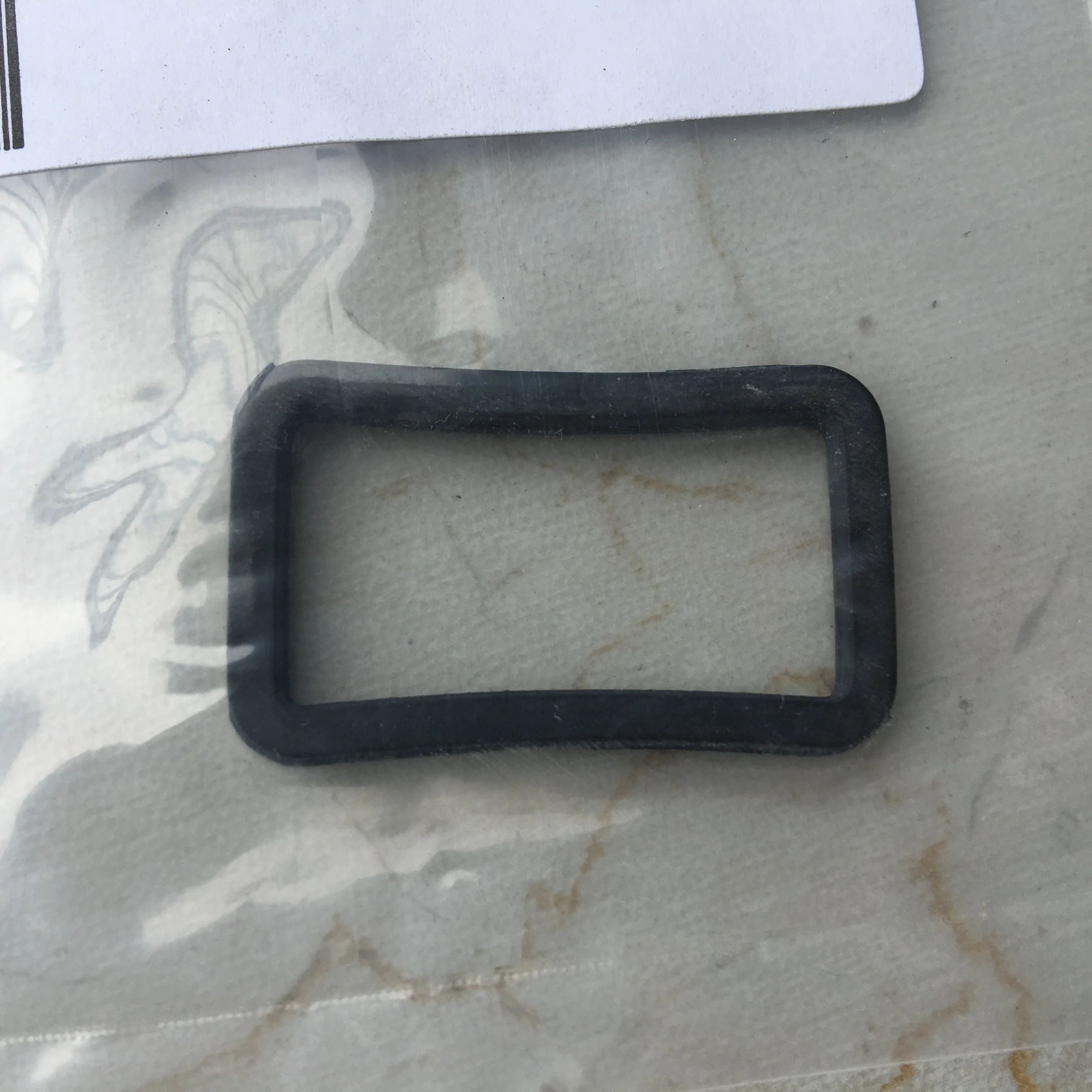 Резиновая прокладка для Mercedes C240 C280 C43 CL500 1121840161 расположенная позади