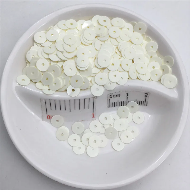 Solid Cream 4 мм 6 мм плоский круглый сплошной ПВХ блестки шитье ремесло для свадебного украшения одежды платье колпачки для обуви DIY - Цвет: Solid Cream