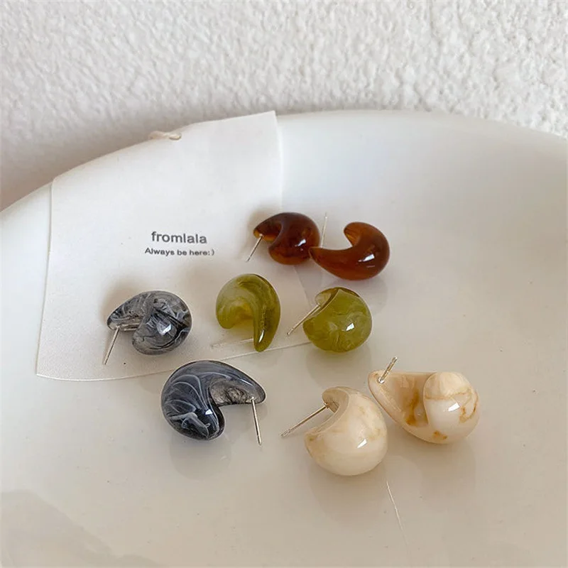 

2021 New Fashion Retro Water Drop Resin Stud Earrings for Women and Girl Simple Personality Geometric Fine Jewelry Party Gifts