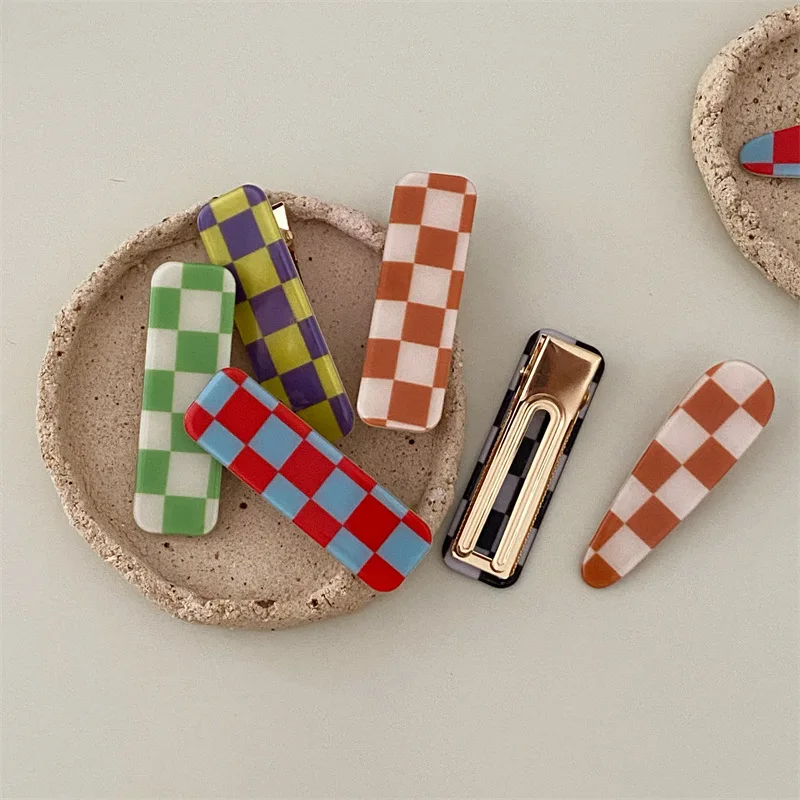 Заколка для волос женская прямоугольная в клетку шахматную ярких цветов 2021 |