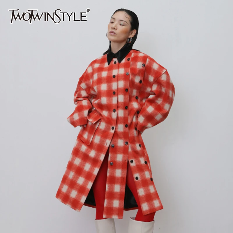 Пальто с кисточками TWOTWINSTYLE v-образным вырезом длинными рукавами и высокой талией