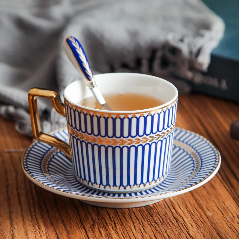 

Bone China Coffee Cups Dish With Spoon Coffeeware Espresso Cup Porcelain Mug Ceramics English Afternoon Tea Set Drinkware Gift