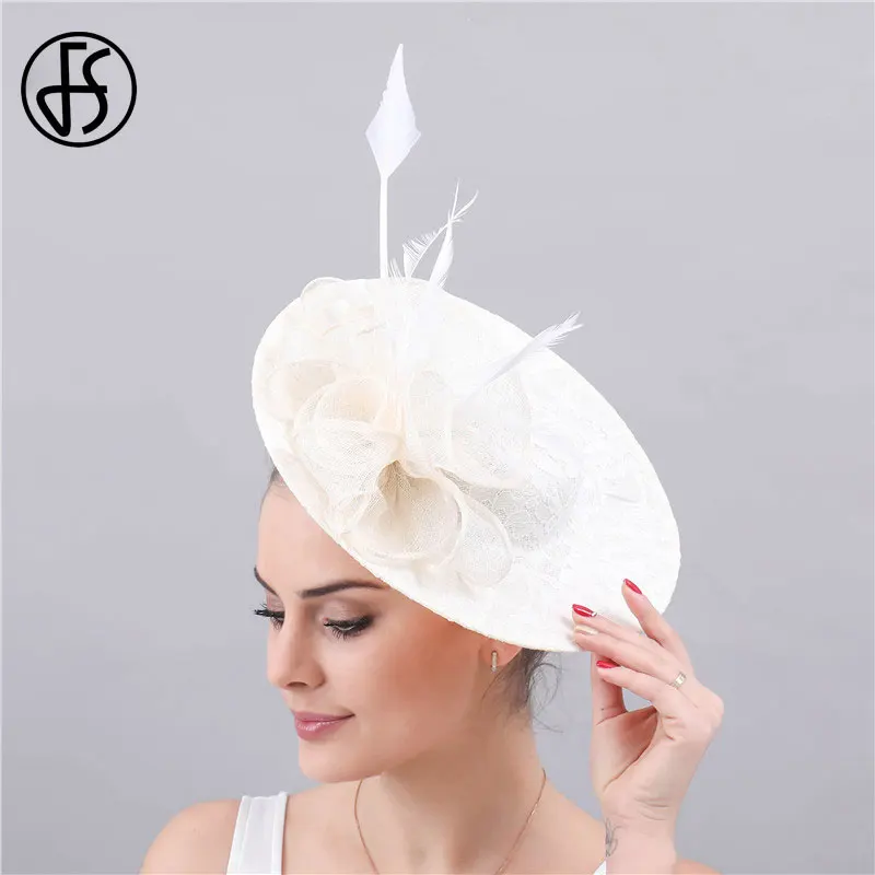 Женская шляпка с перьями FS для церкви и торжественных случаев бежевая белая