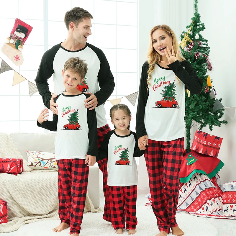 

2021 Family Matching Pajamas Clothes Mother Kids Homewear 2Pcs Printed T-shirt+Pants Home Suit Christmas Pajama Sets Family Look