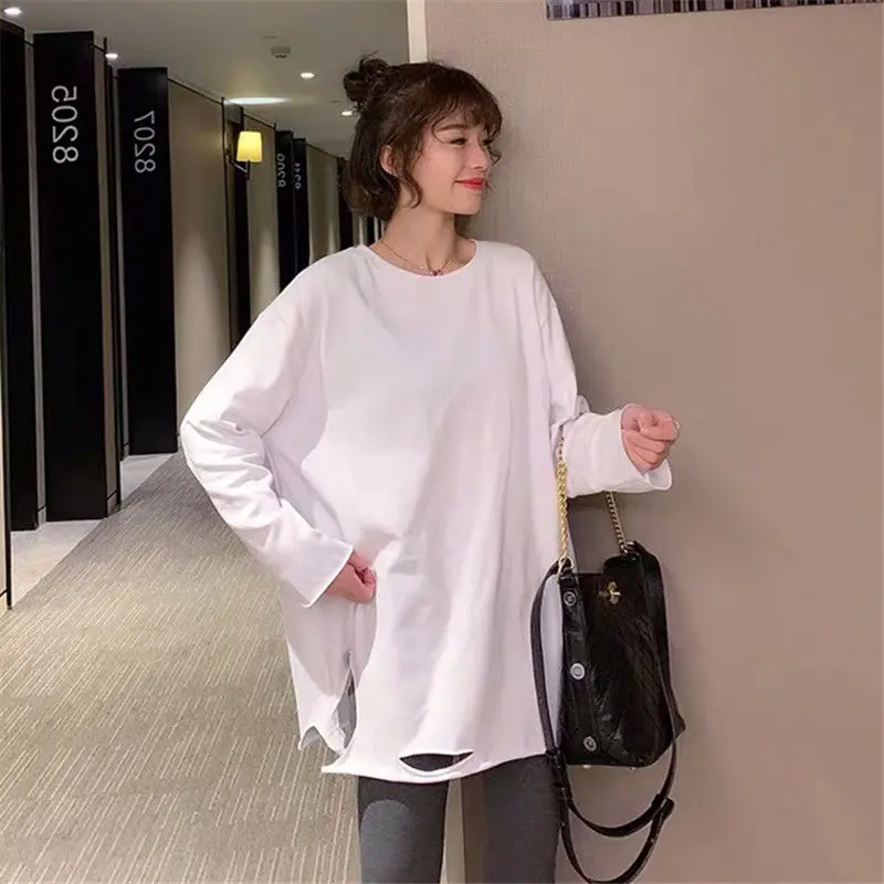 

2021 new spring and autumn bottom coat women's middle length white Long Sleeve T-Shirt women's loose top with foreign style