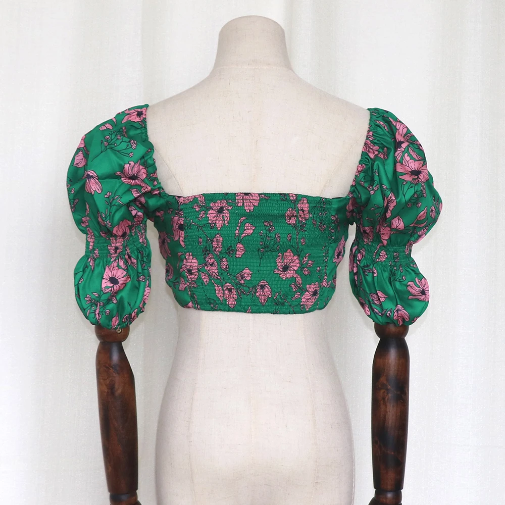 Женская блузка с коротким рукавом зеленая V образным вырезом и цветочным принтом