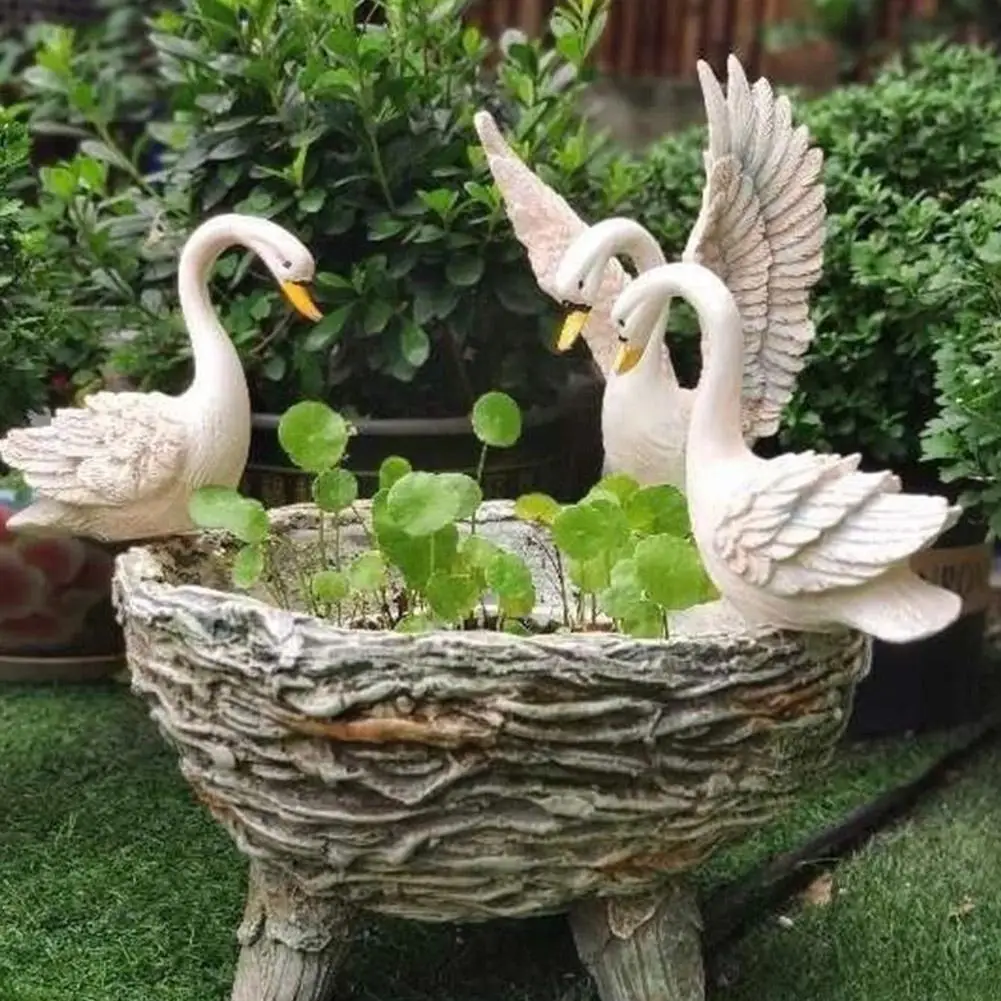 

New Resin Swan Playing In The Water Decoration Micro Gift Courtyard Rockery Furnishings Ornament Garden Decor Outdoor Lands D7V3