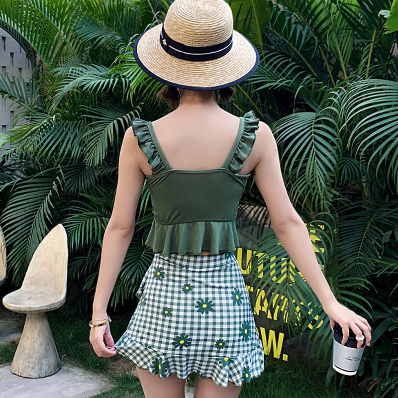

Two Piece Summer Women Short Crop Tank Tops Yellow and Green Top Mini Skirt Beach Swimming Pool Vacation Outfits