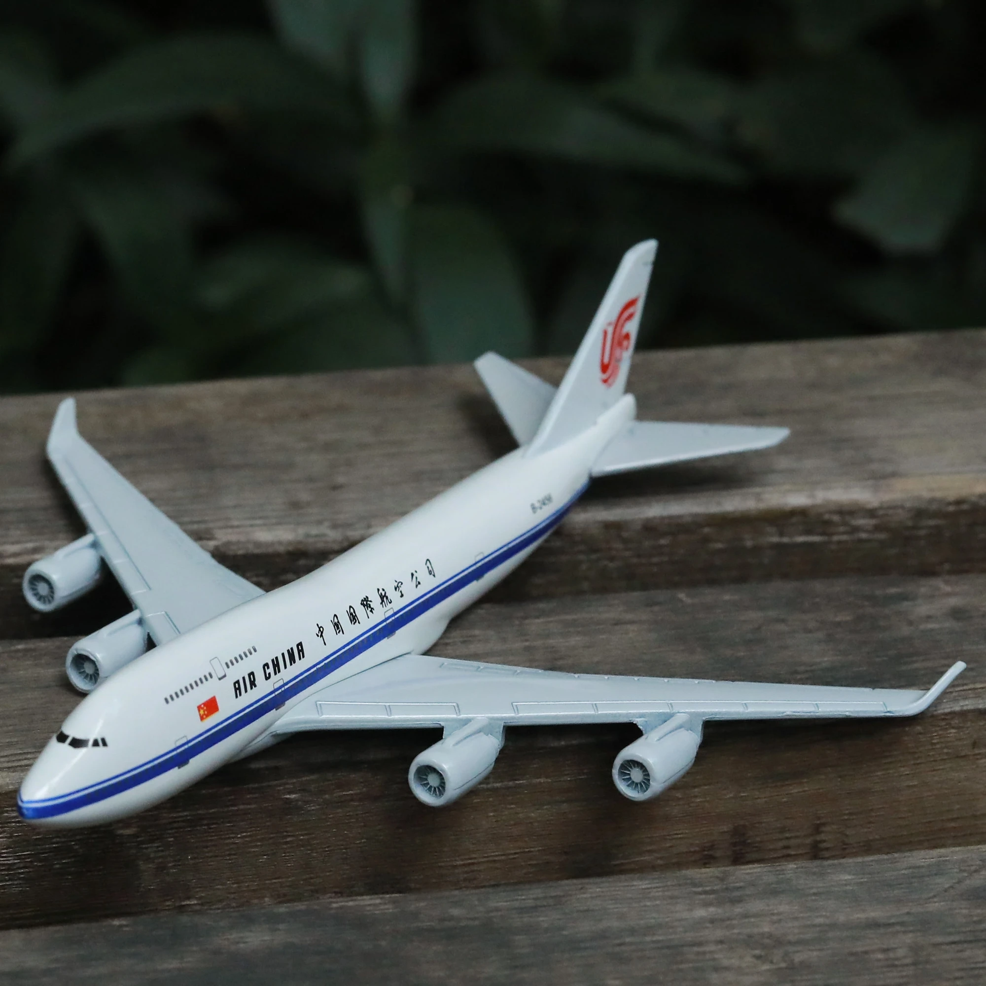 

Модель самолета Diecast Air China, модель самолета Боинг 747 6 дюймов, металлический самолет, украшение для дома и офиса, мини-Мото, игрушки для детей