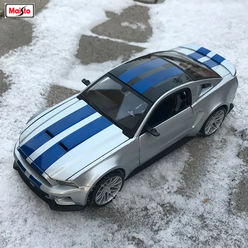Maisto 1:24 2010 Ford Mustang Roadster имитация сплава Модель автомобиля Моделирование Украшение автомобиля коллекция Подарочная игрушка