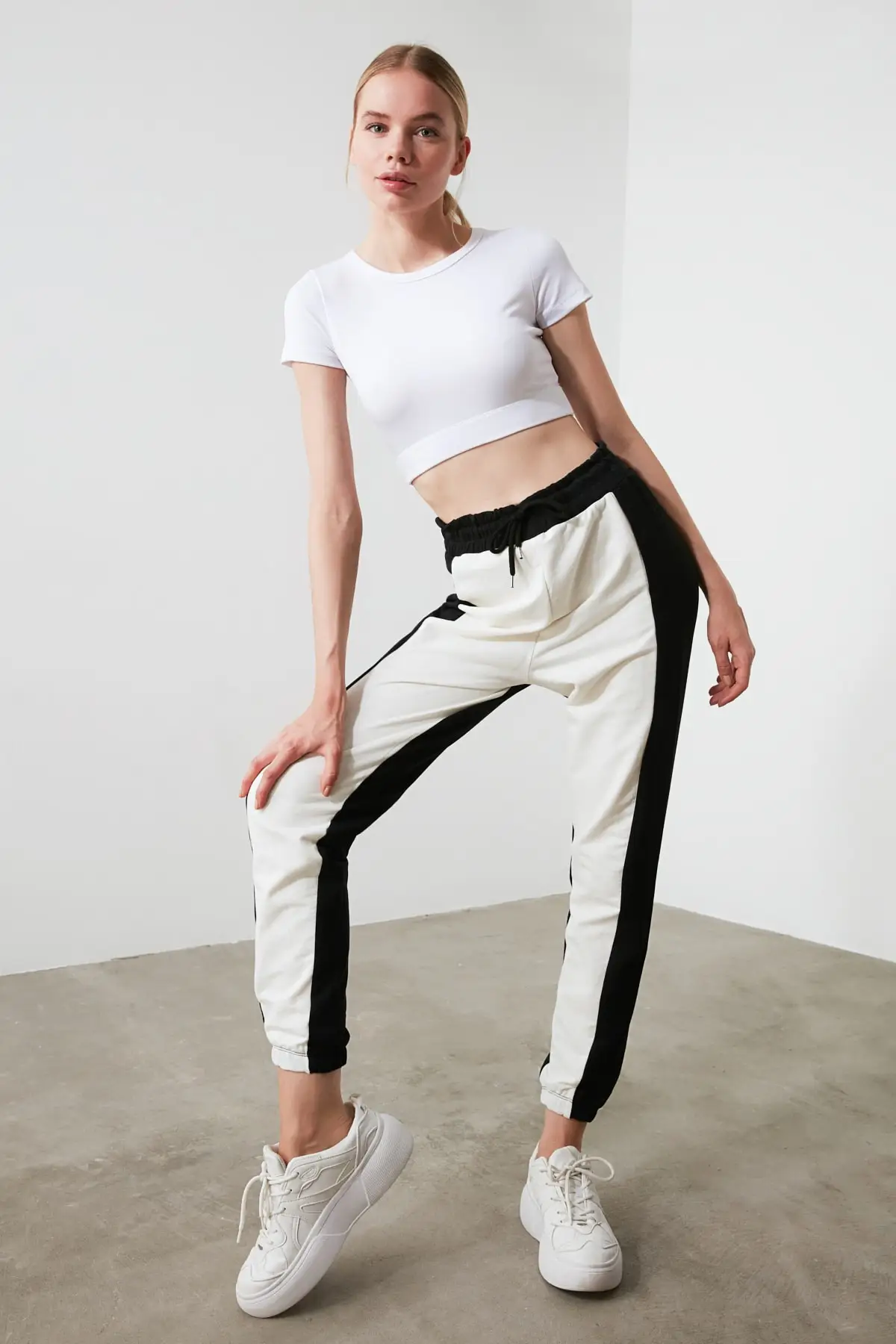 Спортивные штаны с цветными блоками TWOSS20EA0066|Беговые штаны| |