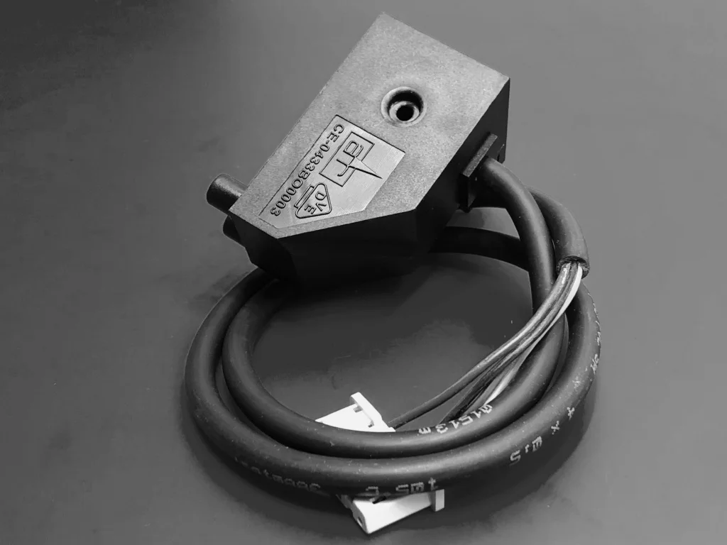 Трансформатор розжига газового клапана Honeywell CE-0433BO0003 (8510910) - устанавливается на