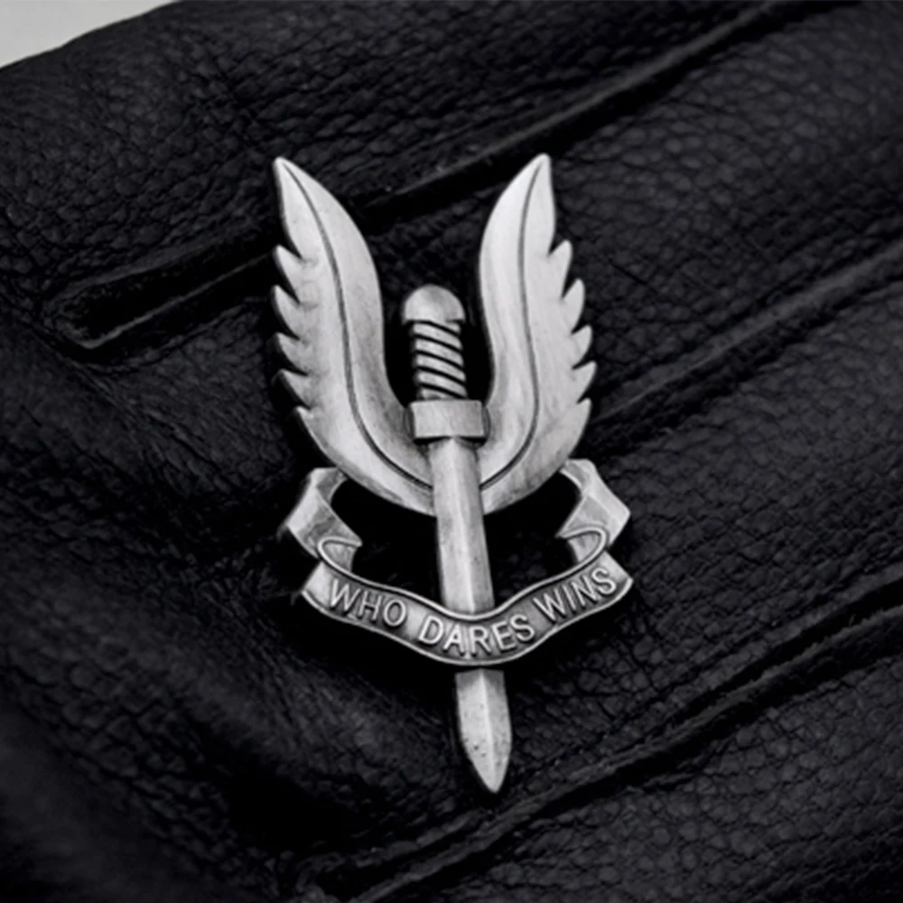 

UK British Special Air Service SAS Who Dares Wins Souvenir Medal Badge Pin Cockade