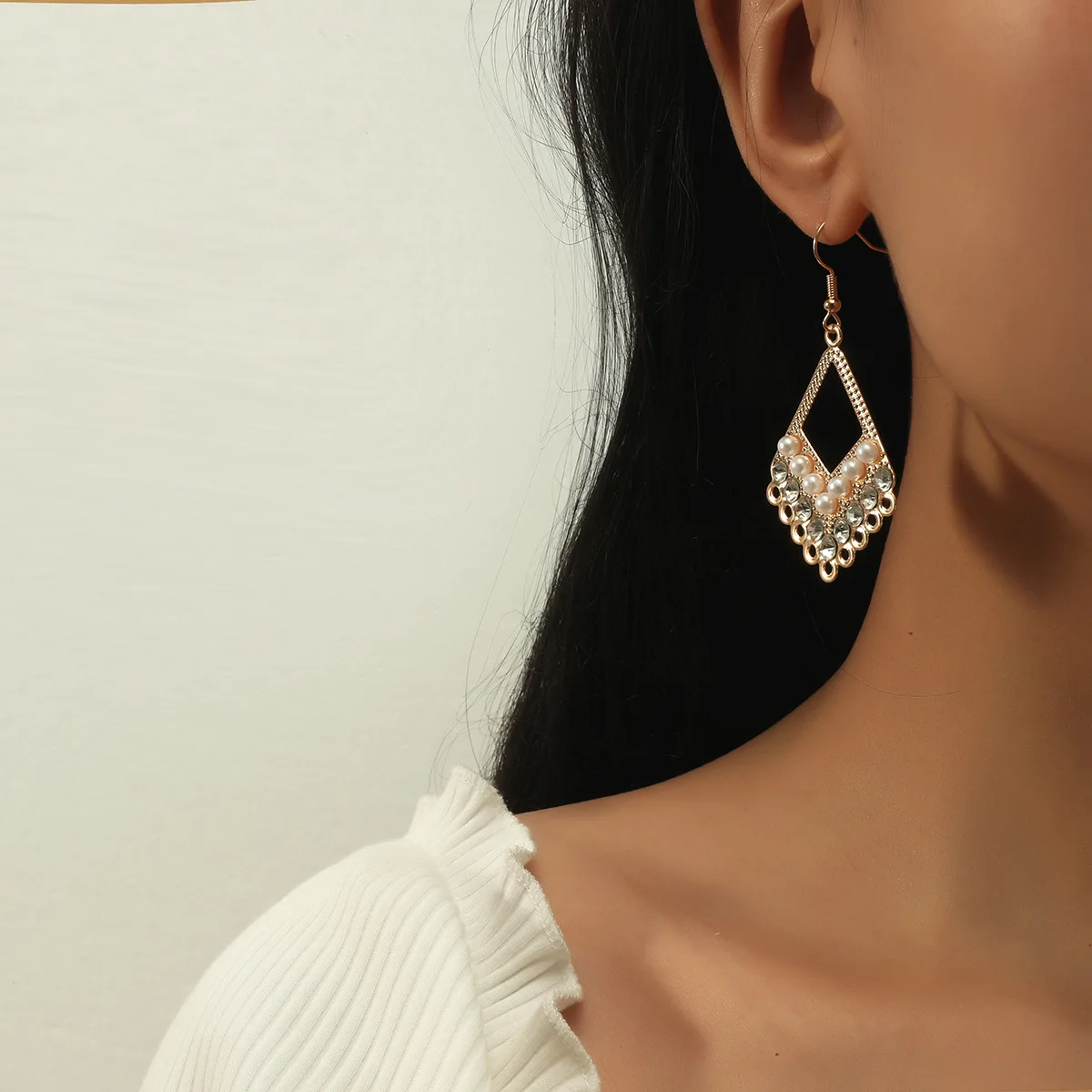 

Новая мода серьги Стразы геометрические круглые серьги для женщин, свисающие Висячие серьги в форме капли, современные женские ювелирные и...