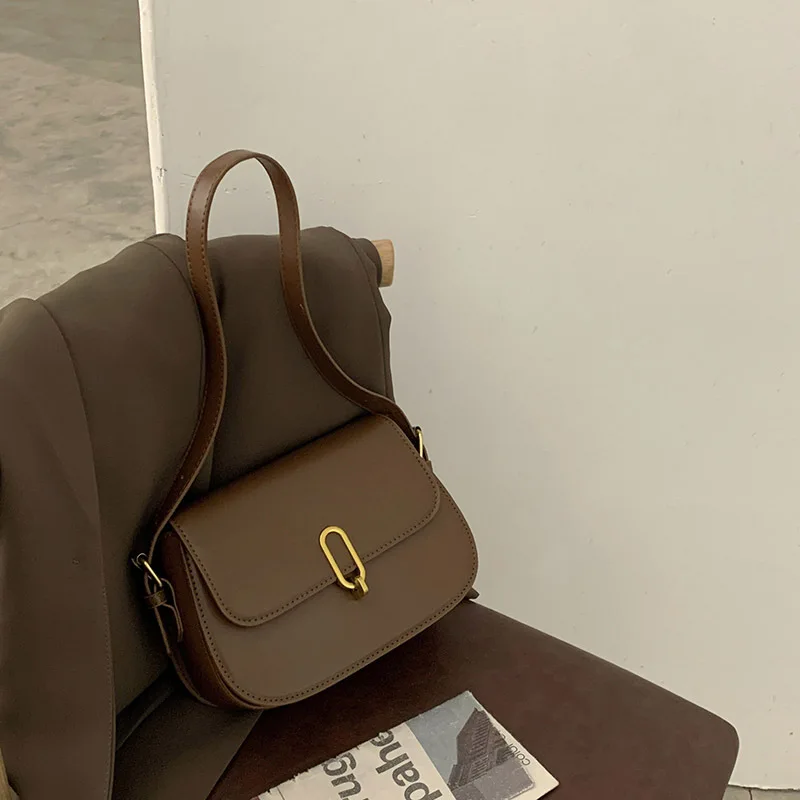 

Versatile ins messenger bag female 2021 new fashion net red underarm bag French minority one shoulder saddle bag