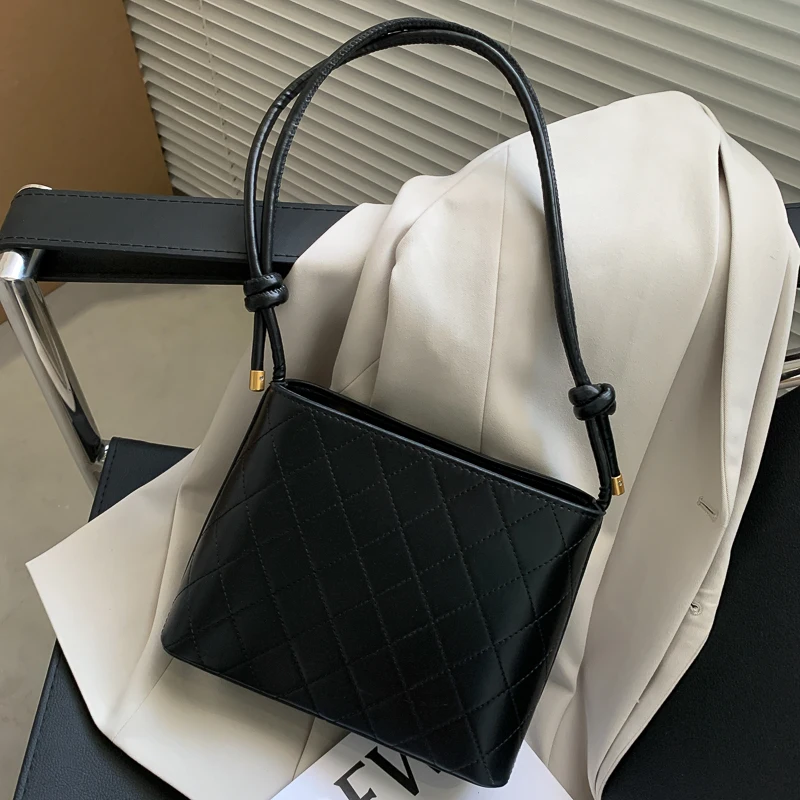 

New Internet Celebrity Women 's Bag Retro Single Shoulder Small Square Bag 2020 Autumn Fashion Popular Diamond Plaid Crossbody U