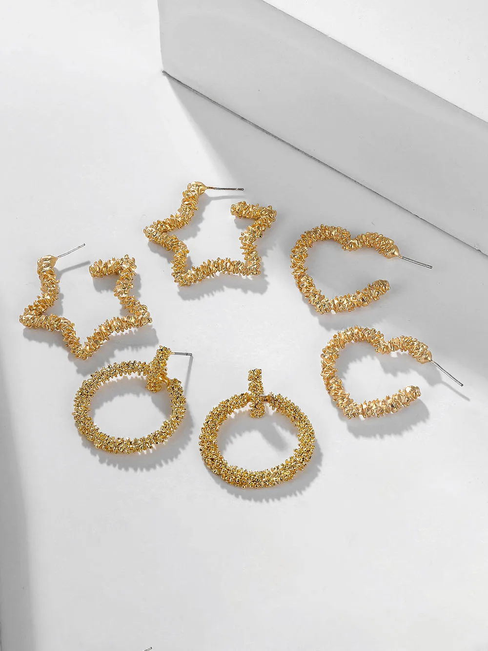 

UMKA Flamboyant Large Geometric Earring For Women Heart Star Circle Fashion Earrings Jewelry 2021