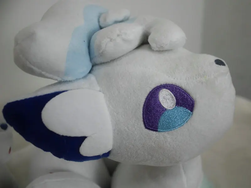 

3 size plush 20/30/45cm ice Vulpix cute soft lovely High Quality lifelike white doll Birthday Halloween christmas gift kid