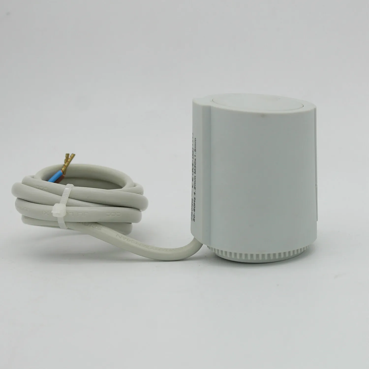 Нормально закрытый электрический тепловой привод для водяных клапанов или