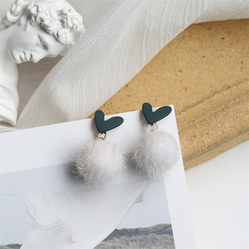 

Fashion girl heart contracted love earrings 2020 new tide plush earring stud earrings