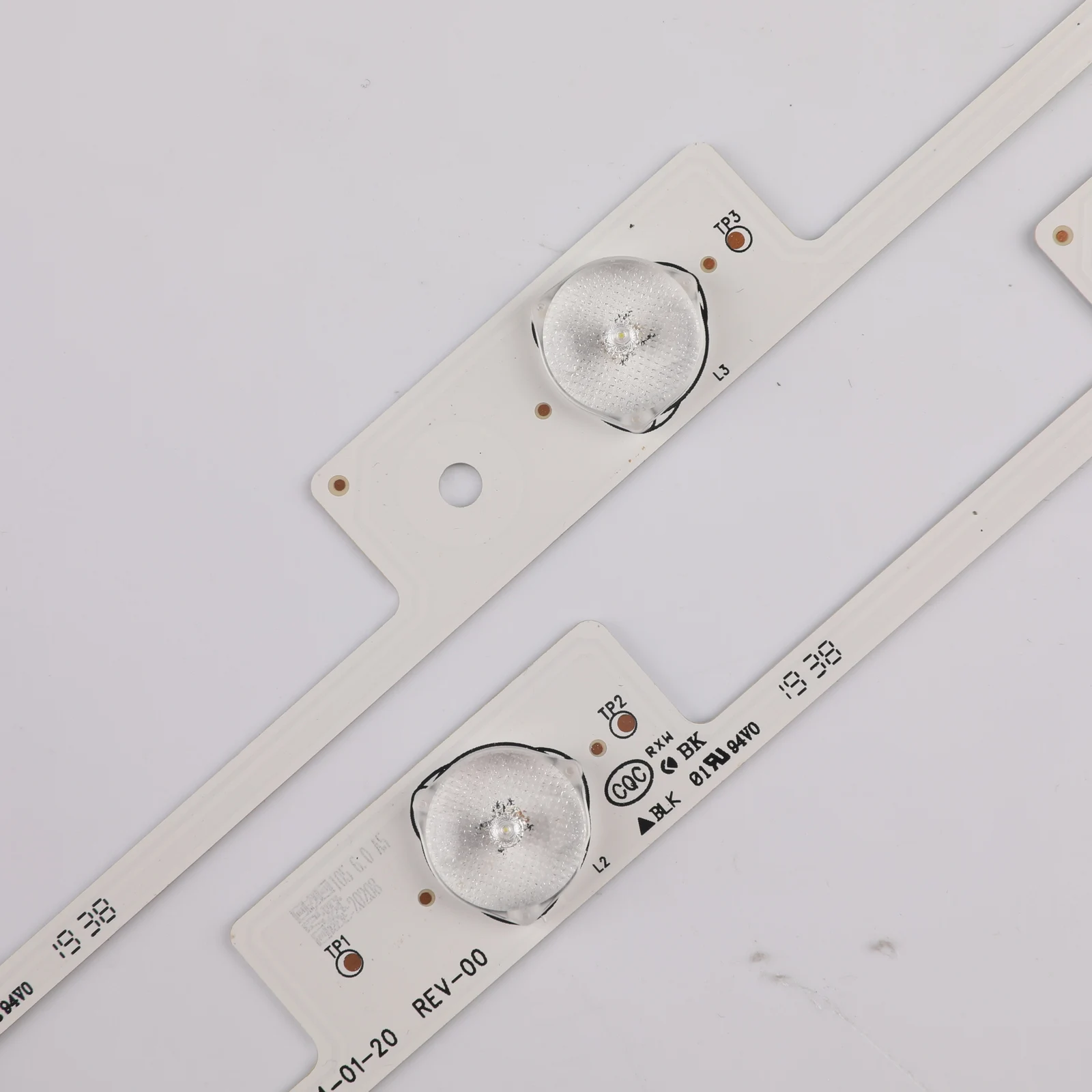 32 дюйма подсветка полосы 1 набор = 4 шт. (2 шт * 4LED + 2 3LED) 1LED 6V KDL32MT626U 35019056 35019055 |