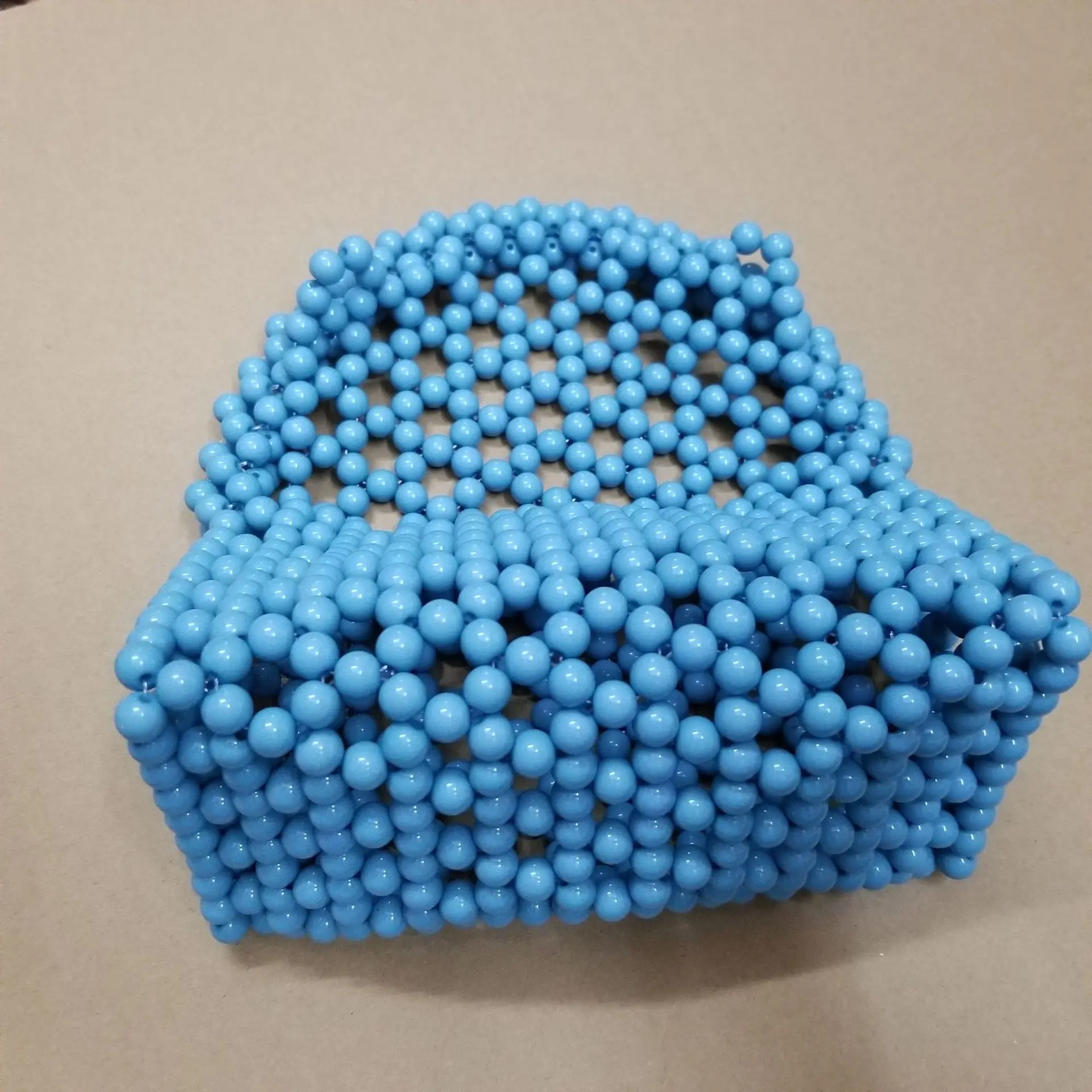 Летняя женская сумка ручной работы с жемчугом дизайнерская через плечо бисером