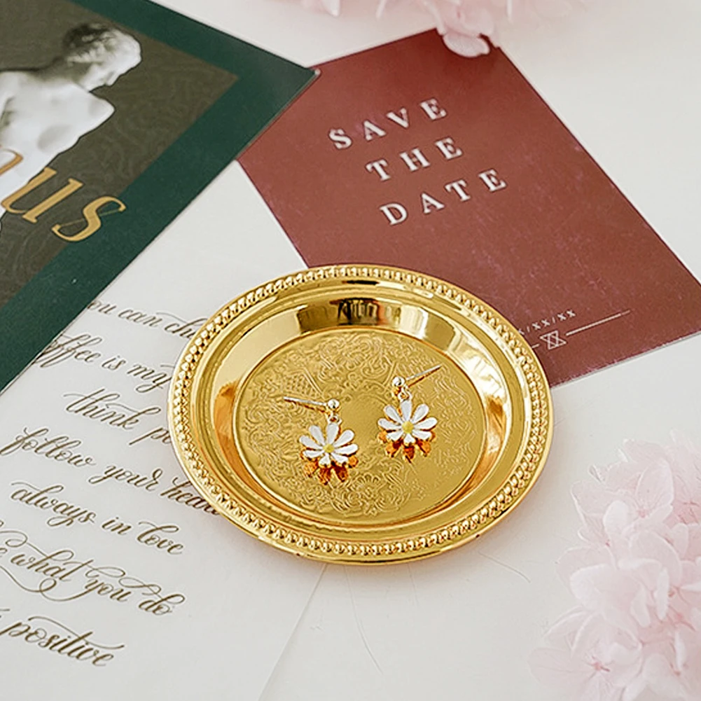 Vintage Gold Carved Tray Storage Plate Photography Props Retro Metal Photo Studio Shooting Background for Cosmetics Jewelry | Дом и сад