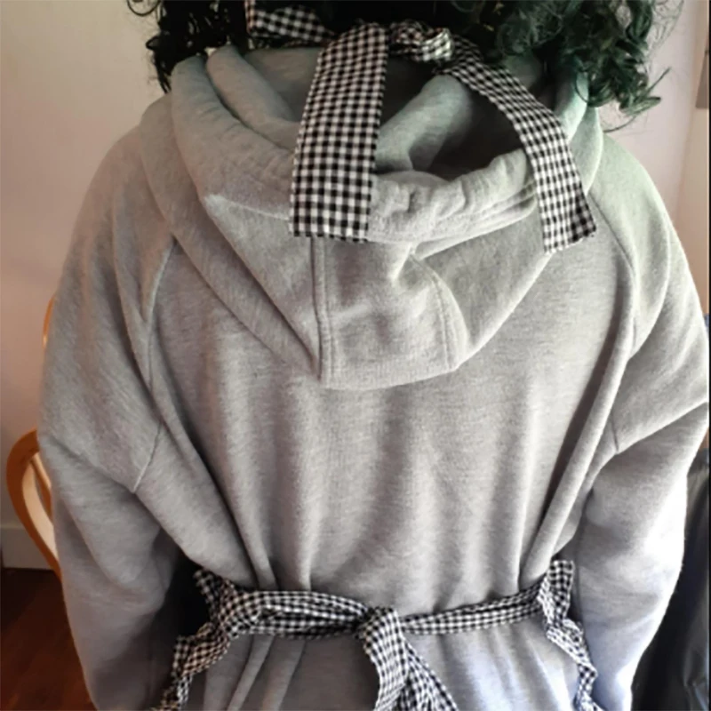

Cute Retro Lovely Vintage Ladies Kitchen Fashion Flirty Women's Aprons with Pockets Black Patterns for Mother's Day Gift