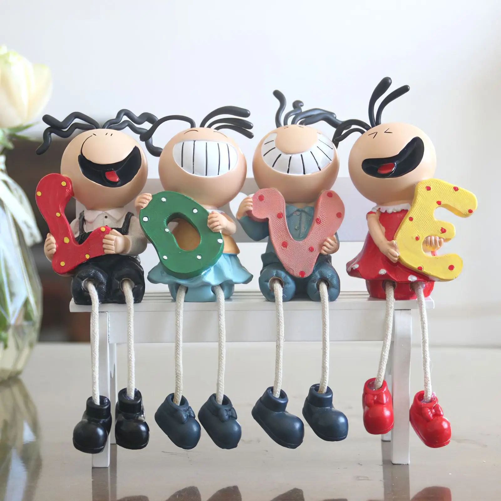 

New Creative Romantic Couple Hanging Feet Doll Home Decoration Wedding Gift Birthday Gift Resin Crafts Pastoral People
