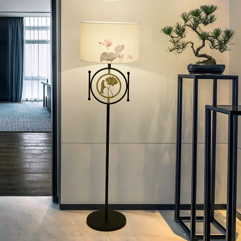 Японский китайский античная напольная железная лампа используется для