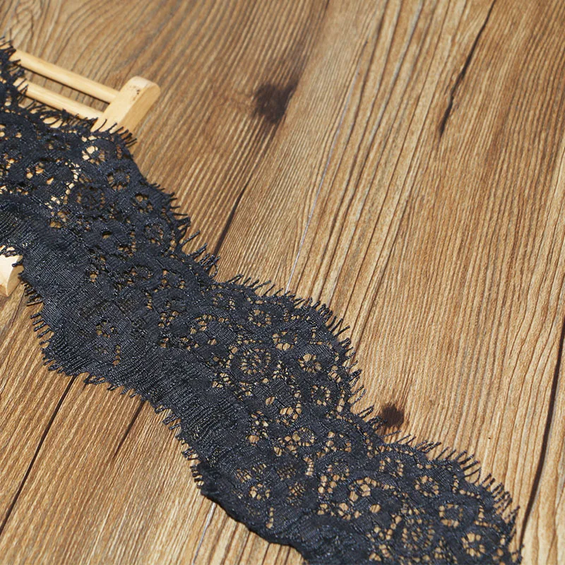 Высококачественная мода Высококачественный кружевной край с черными цветами