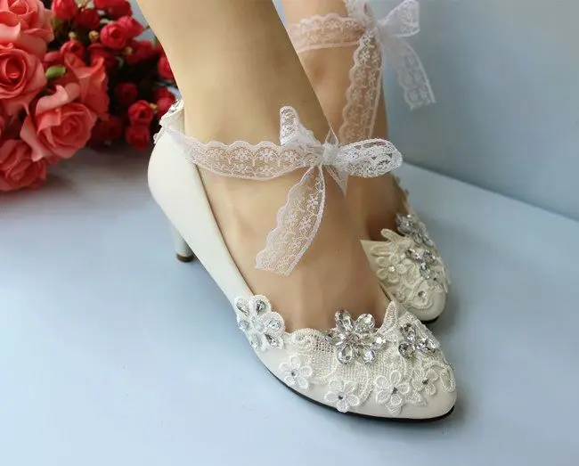 5 см белого цвета и слоновой кости на шнуровке с украшением в виде кристаллов