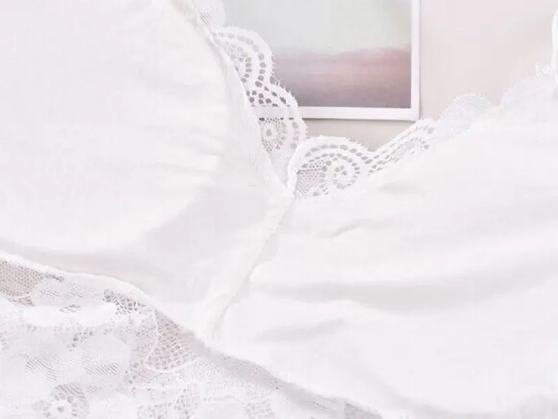 

Lady Black and white lace Bras fashion camisole Underwear Wear out sexy top Lingerie Women favourite