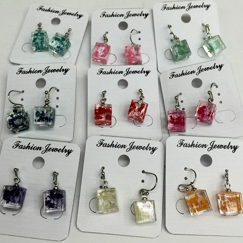 

2020 New Fashion Dry Flower Sky Star Time Transparent Gem Square Earrings Pendant Earrings Suitable for Female Resin Earrings