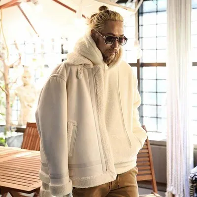 

South Korea's new men's winter warm Korean version of a solid color hooded plush loose fashion hoodie