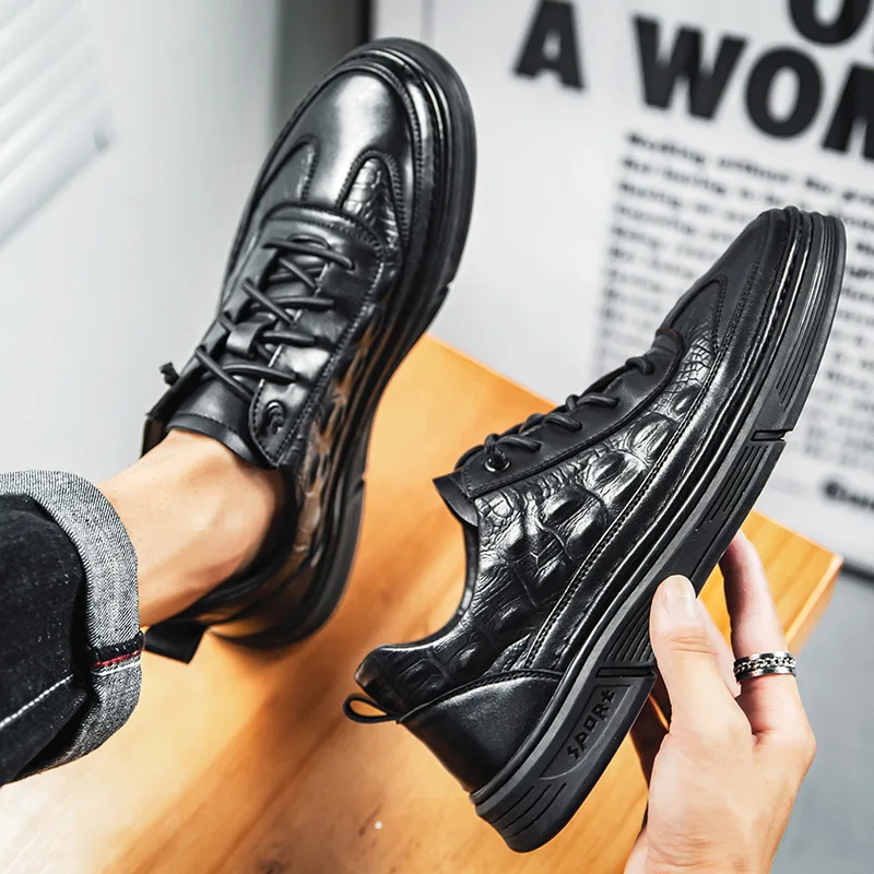 

Кроссовки мужские кожаные с узором «крокодиловая кожа»