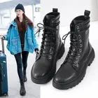 Женские замшевые ботинки из ПУ кожи, черные или белые ботинки на шнуровке с круглым носком, мотоциклетные ботинки на платформе, Осень-зима 2021